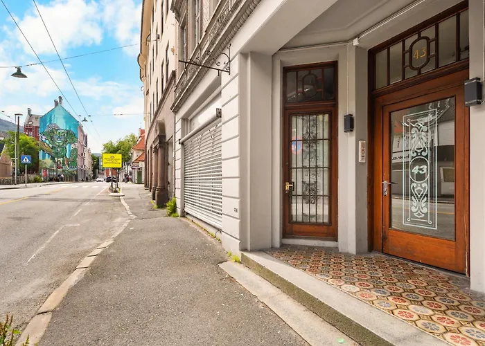 Bb I 300m To Bryggen & Train Station Apartment *