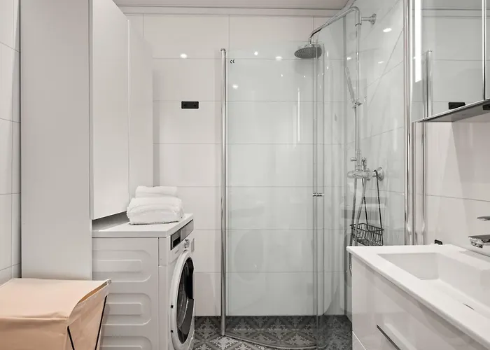 Bb I 300m To Bryggen & Train Station